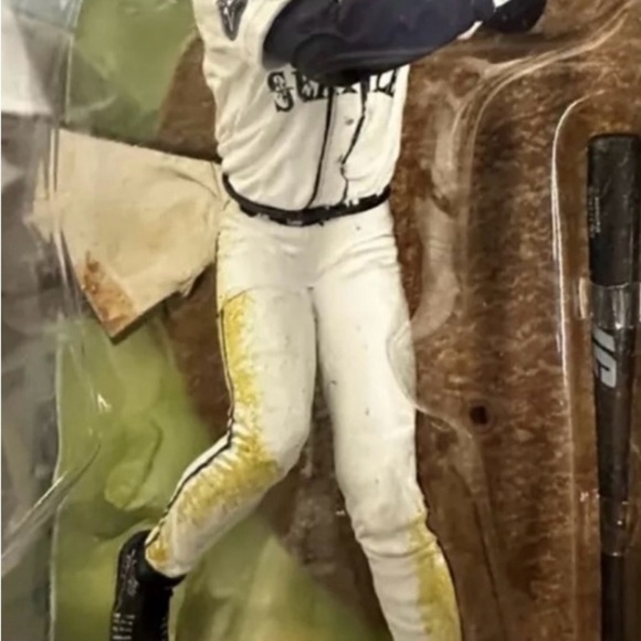 Ichiro Suzuki Seattle Mariners Rookie Figure 2002 McFarlane Toys - Picture 3 of 7
